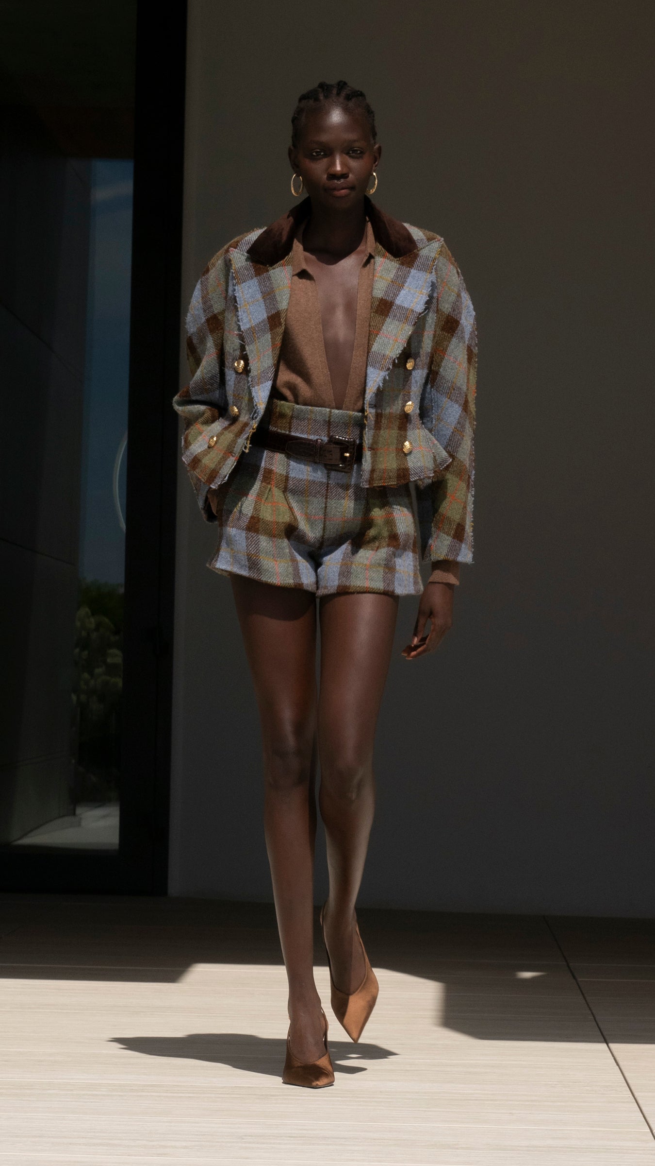 Fall/Winter 2025 Runway Stills – ROARI